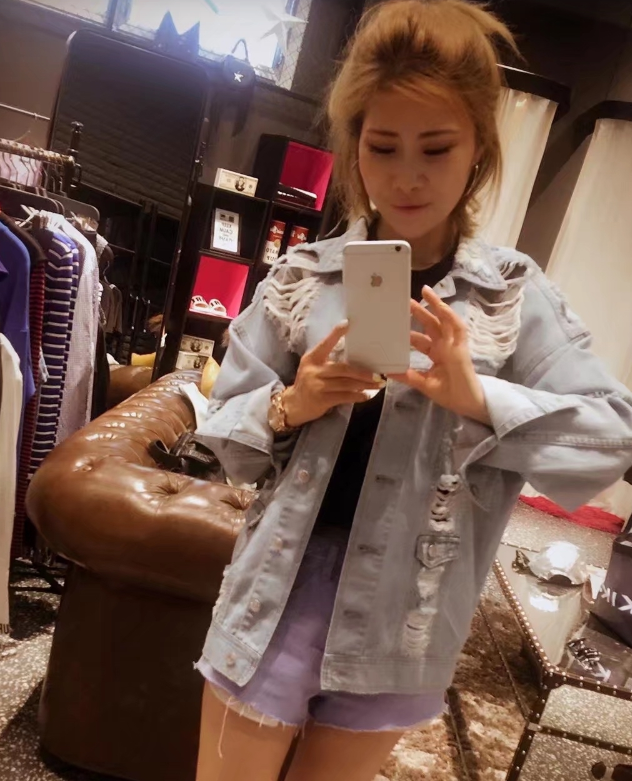 应该是刚出道不久的小少妇