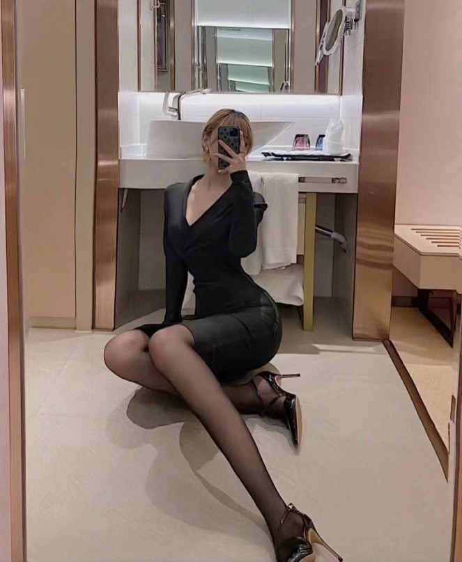 西安拜金女见钱就挨艹 B紧水多